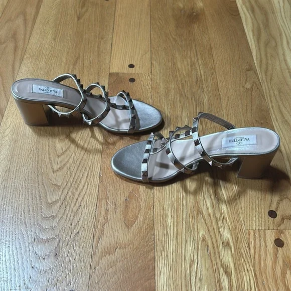 Valentino Garavani Rock Stud Slide Sandal - Picture 5 of 14